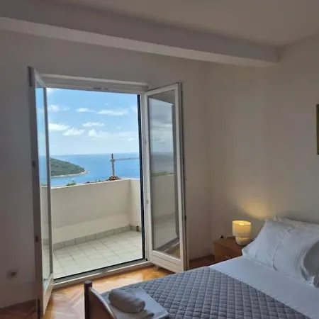 Mia Sea View Apartment *