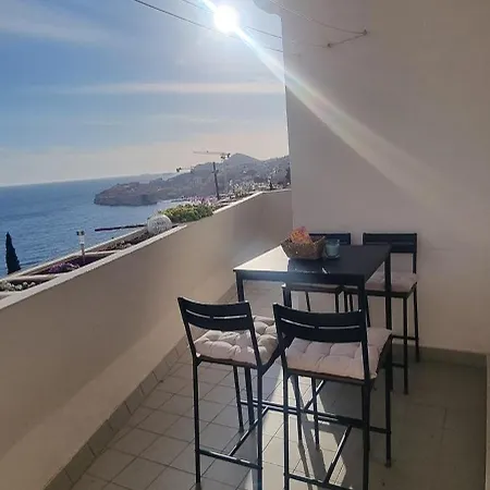 Mia Sea View
