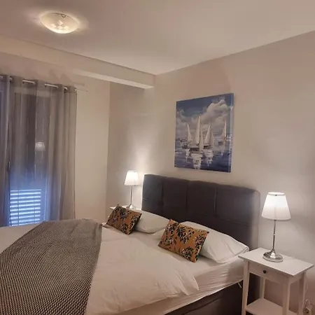 Mia Sea View Apartment *